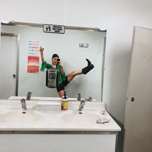 Meet your Posher, Julia - Picture 3 of 6